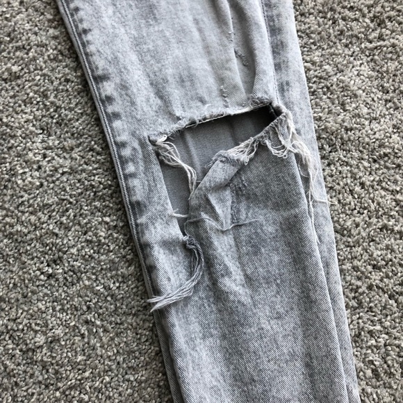 AGolde grey distressed jeans - Picture 3 of 7